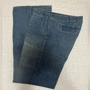 JJIll Tall women’s jeans.  Lightweight.  Starched.   Smoke free home.